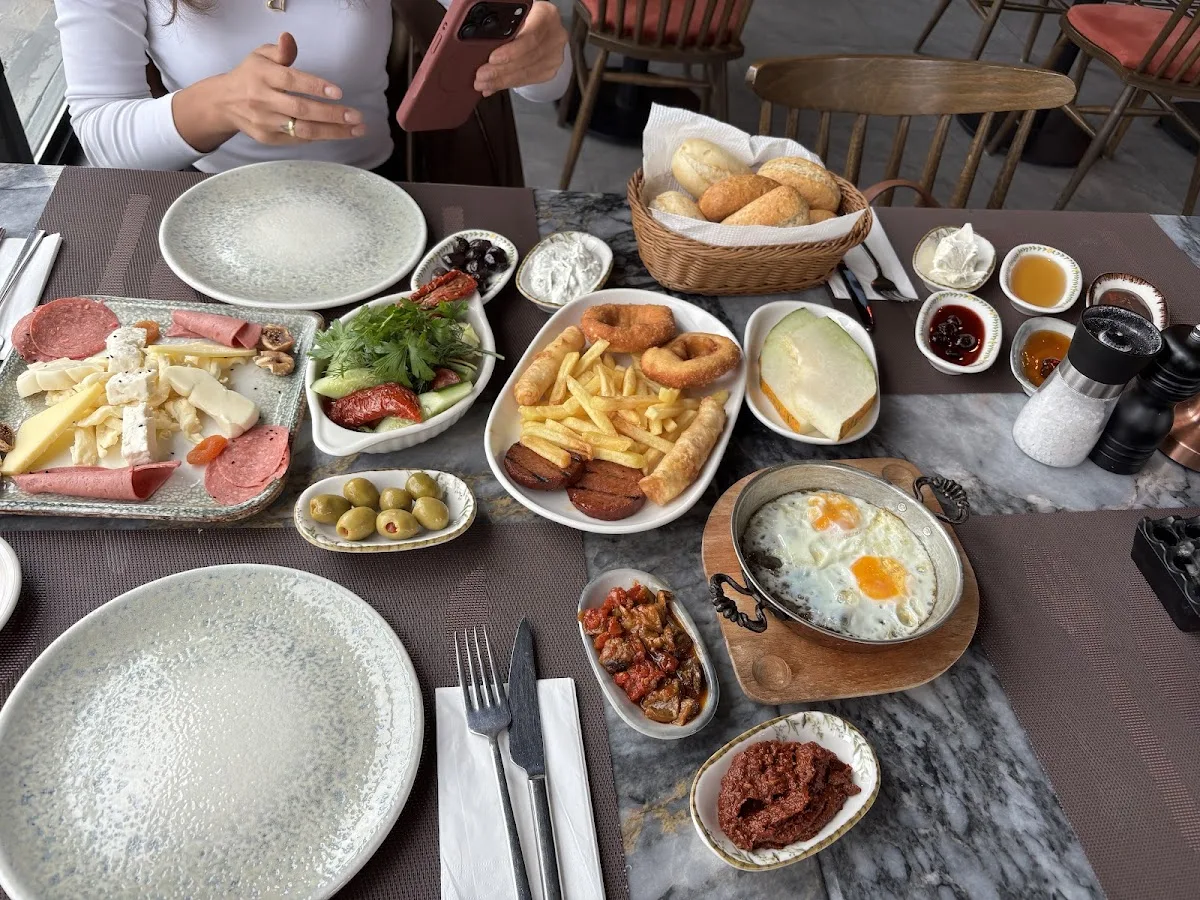 Ata Teras Restoran