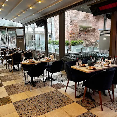 Chimney Bistro Pub & Restaurant -Sultanahmet