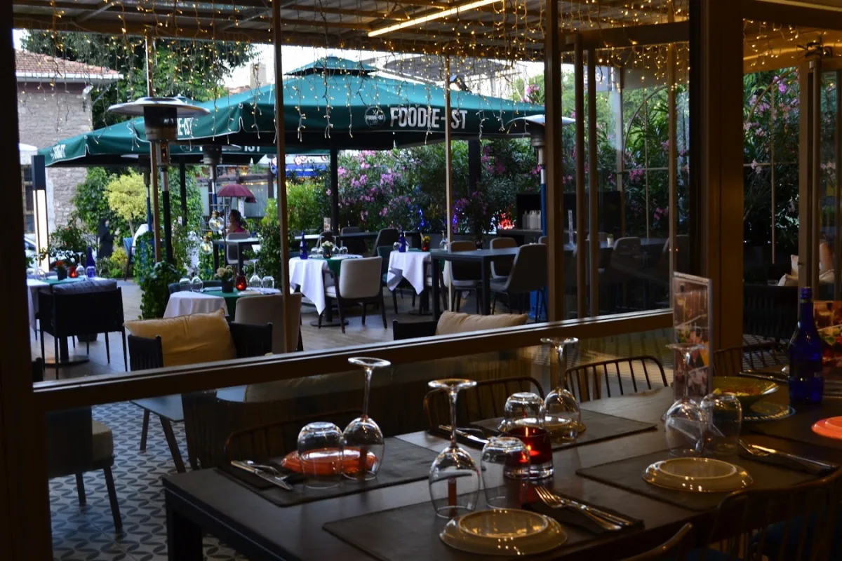Foodie-İst Cafe And Brasserie