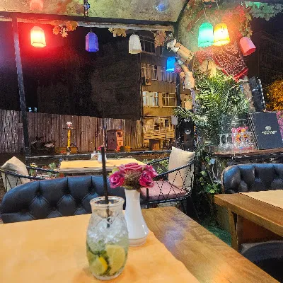 Golden Crown Pub & Barbecue Restaurat