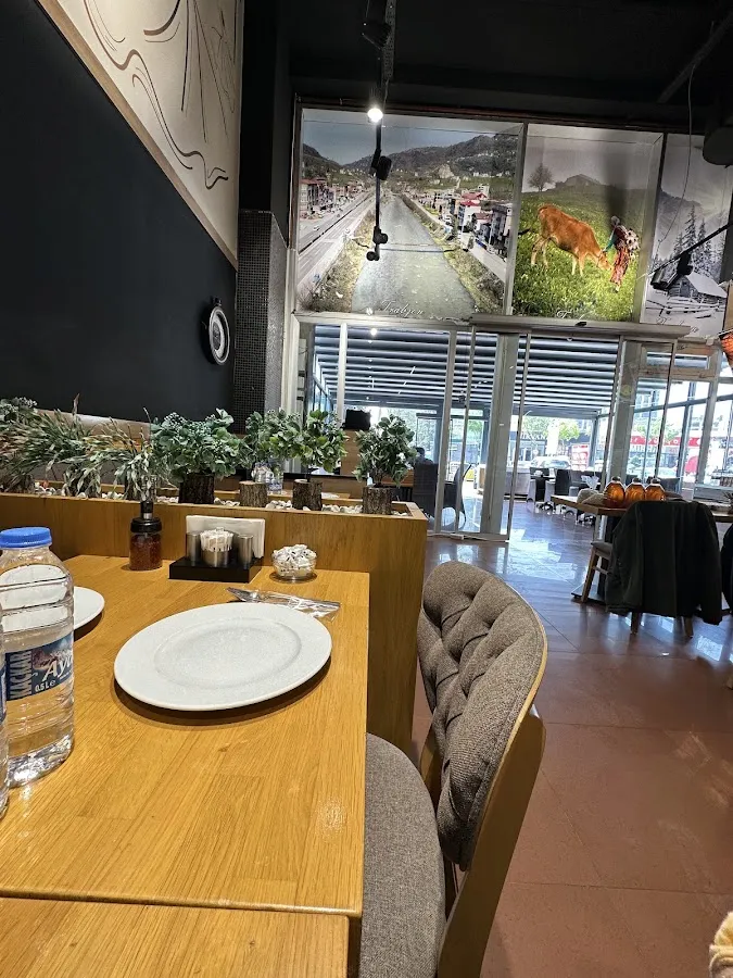 Kocaman Karadeniz Restaurant Kuru Fasülye Trabzon Döneri Pide Kahvaltı Kuymak