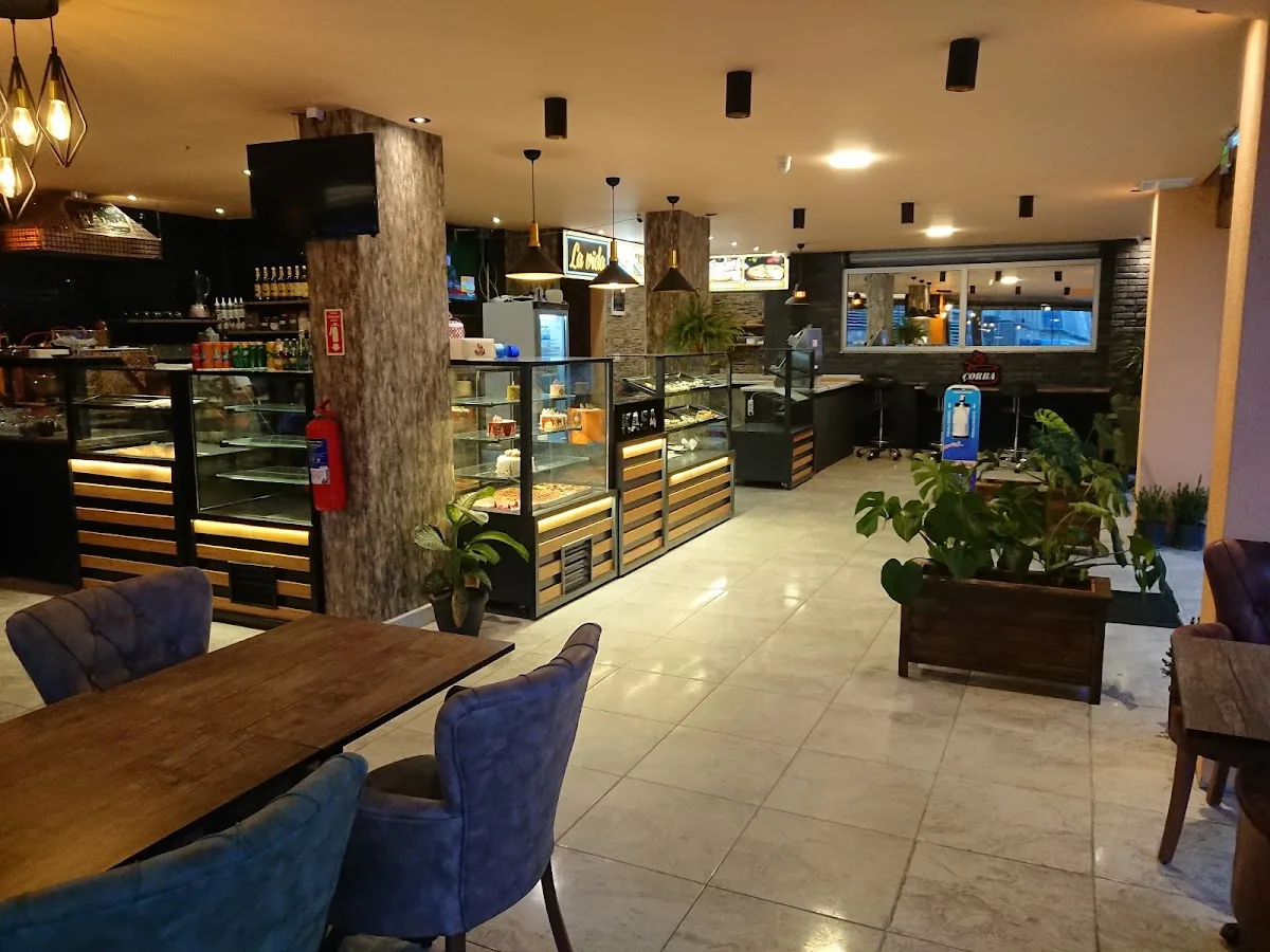 Lavida Restaurant Pizza Pide