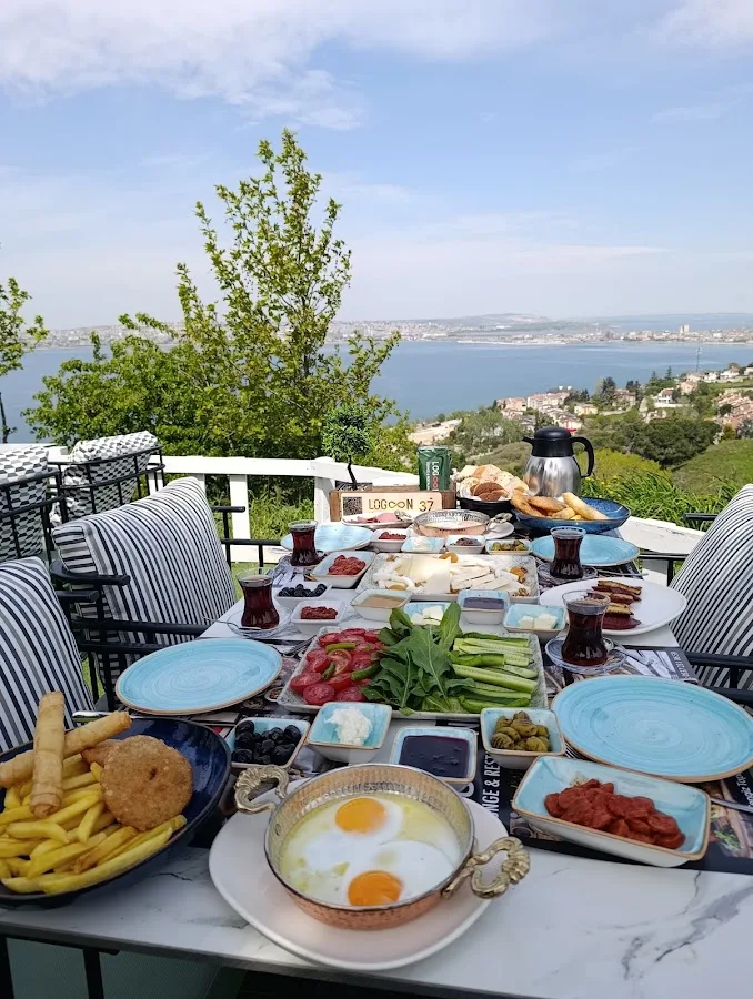 Logoon Lounge Restaurant & Cafe - Gürpınar Sahil Manzaralı