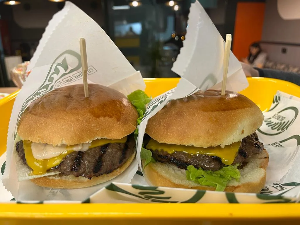 Mano Burger
