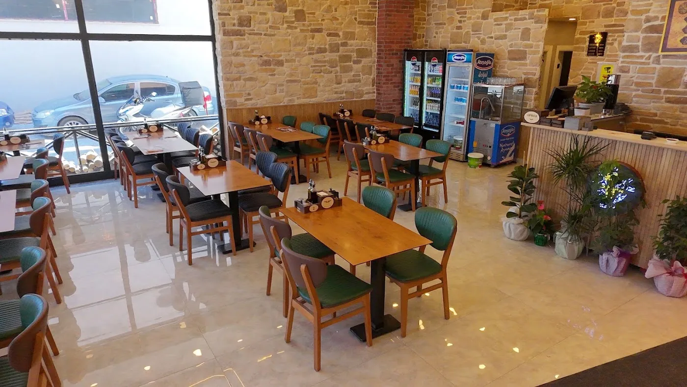 Nav Köz Döner Gerçek Odun Ateşinde Et Döner
