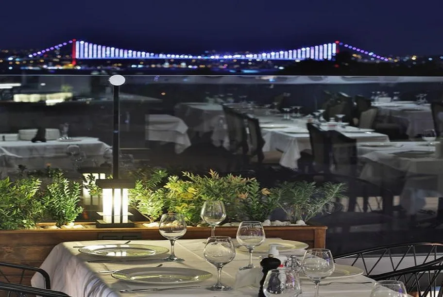 Pino Gare Rooftop Restaurant