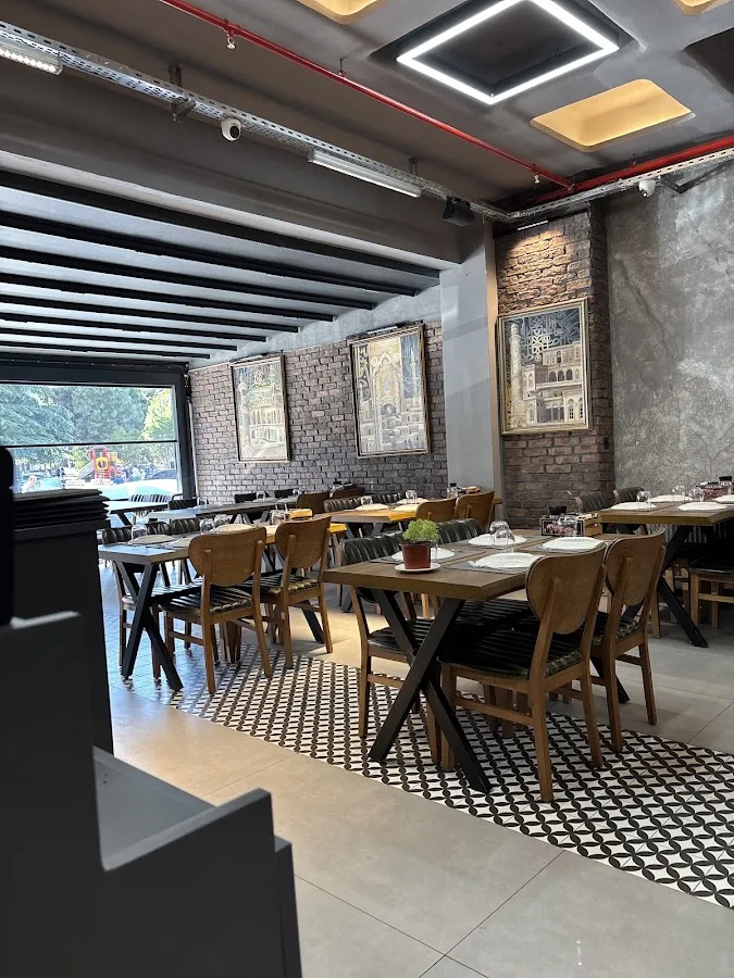Samsaland & Narzen Restaurant