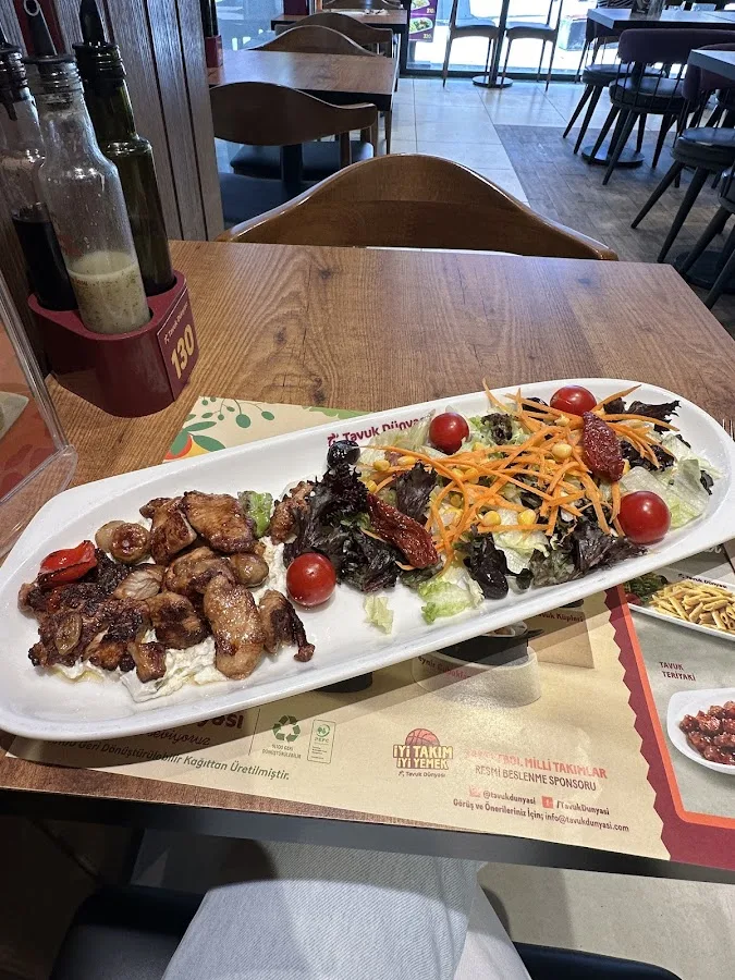Tavuk Dünyası Avcılar Marmara Cadde